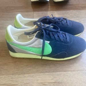 New Nike Womens Waffle Size 11